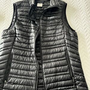 Patagonia Women's Shiny Black Quilted Vest